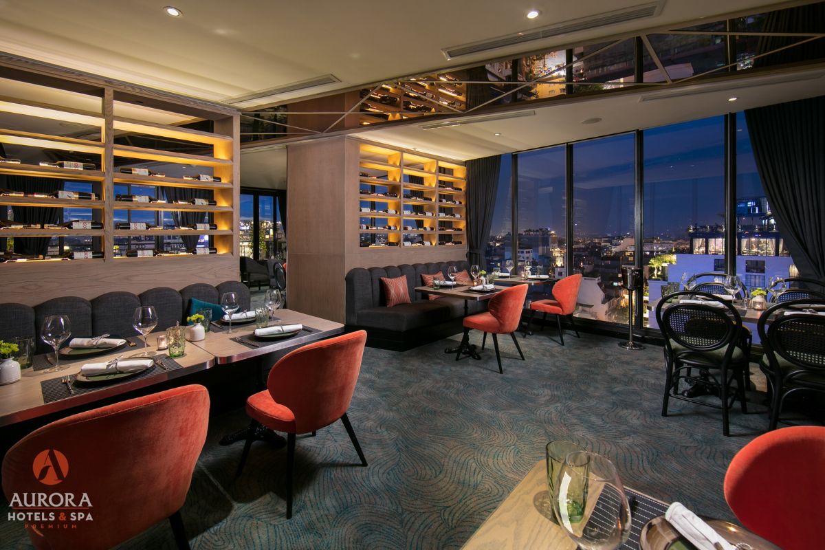 Comet Restaurant là điểm đến lý tưởng cho màn cầu hôn lãng mạn với tầm nhìn Panorama “triệu đô” (Ảnh: Sưu tầm)