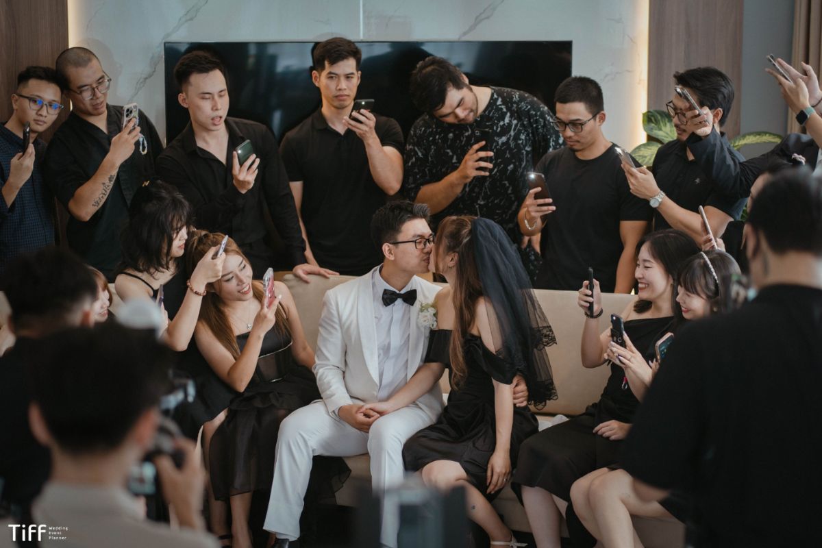 Mời những người thật sự thân thiết để bữa tiệc thêm phần ấm áp, vui vẻ (Ảnh: Tiff.vn) 