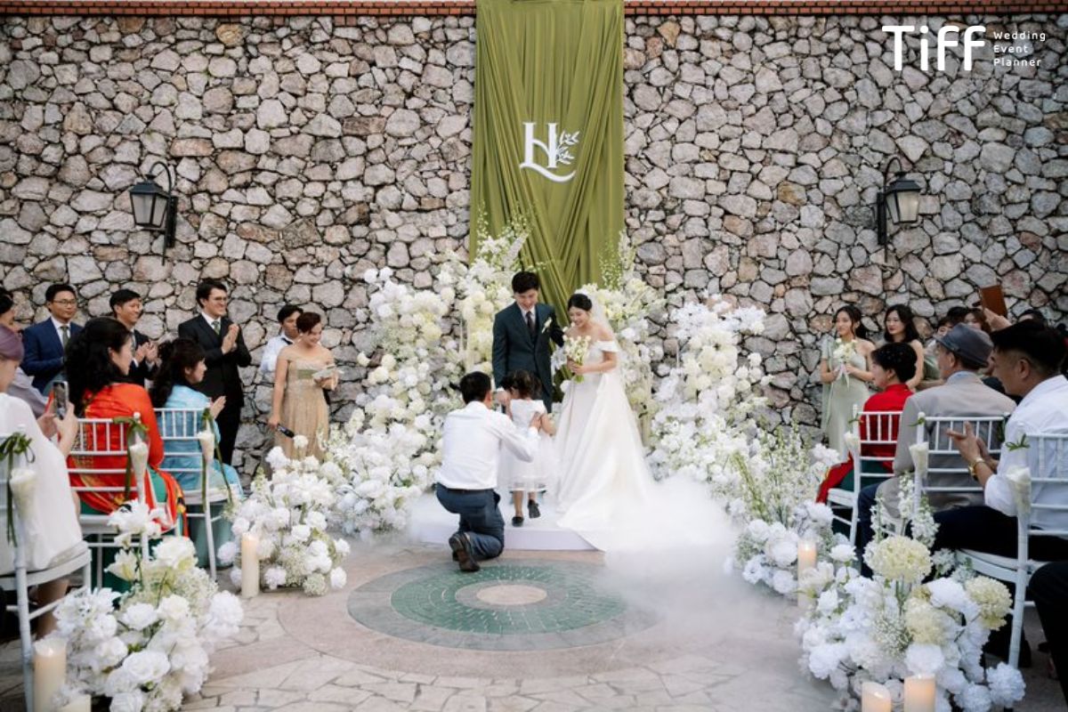 Nên chọn nhà hàng có sức chứa phù hợp với số lượng khách mời (Ảnh: TIFF.vn) 