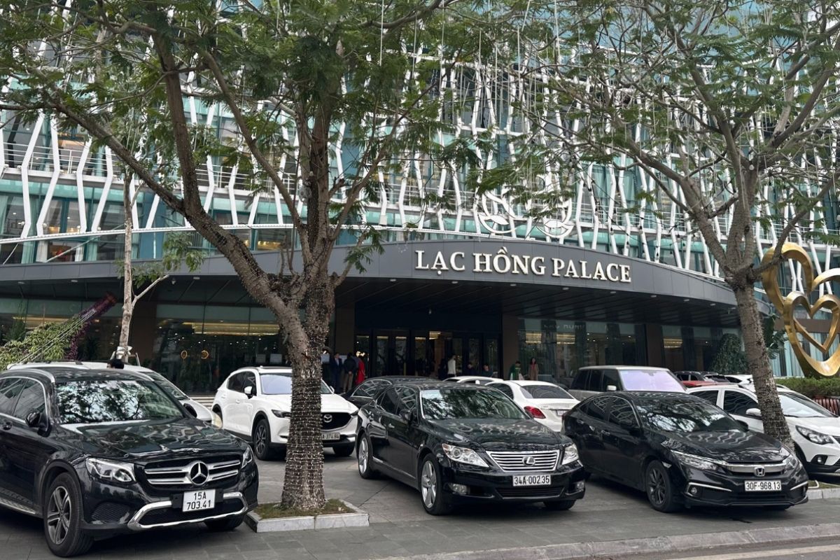 Trung tâm tiệc cưới Lạc Hồng sở hữu vị trí vô cùng thuận tiện. (Ảnh: Lạc Hồng Palace)