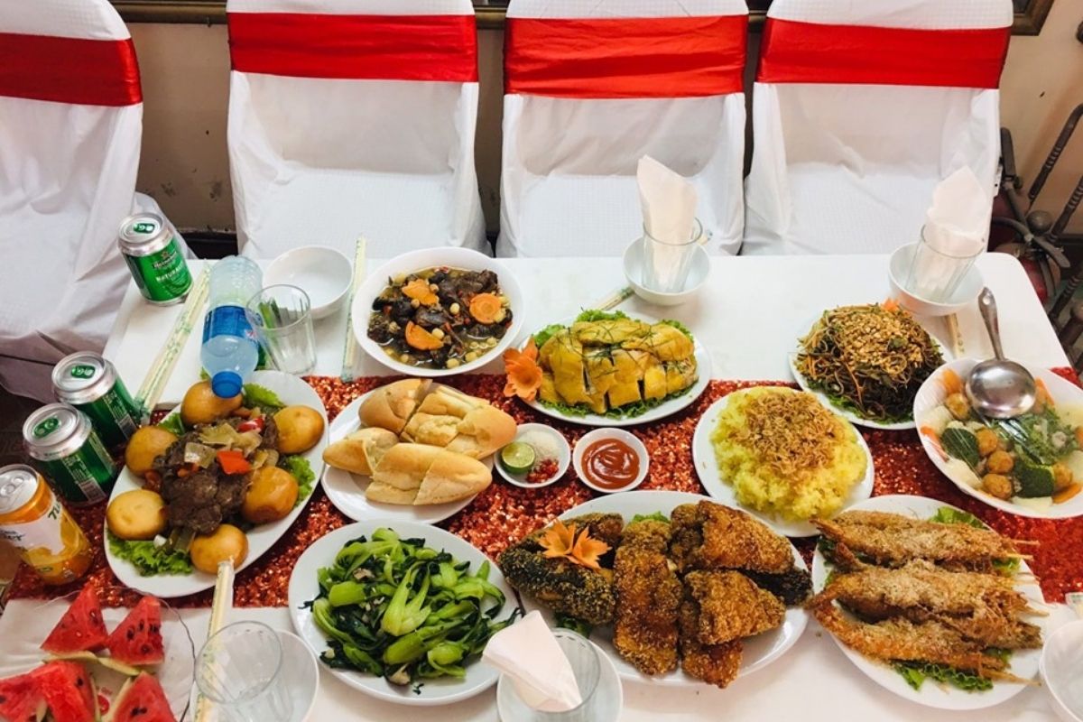 Thực đơn cỗ cưới mùa hè cần đảm bảo hương vị tươi ngon, dễ thưởng thức (Ảnh: Sưu tầm)