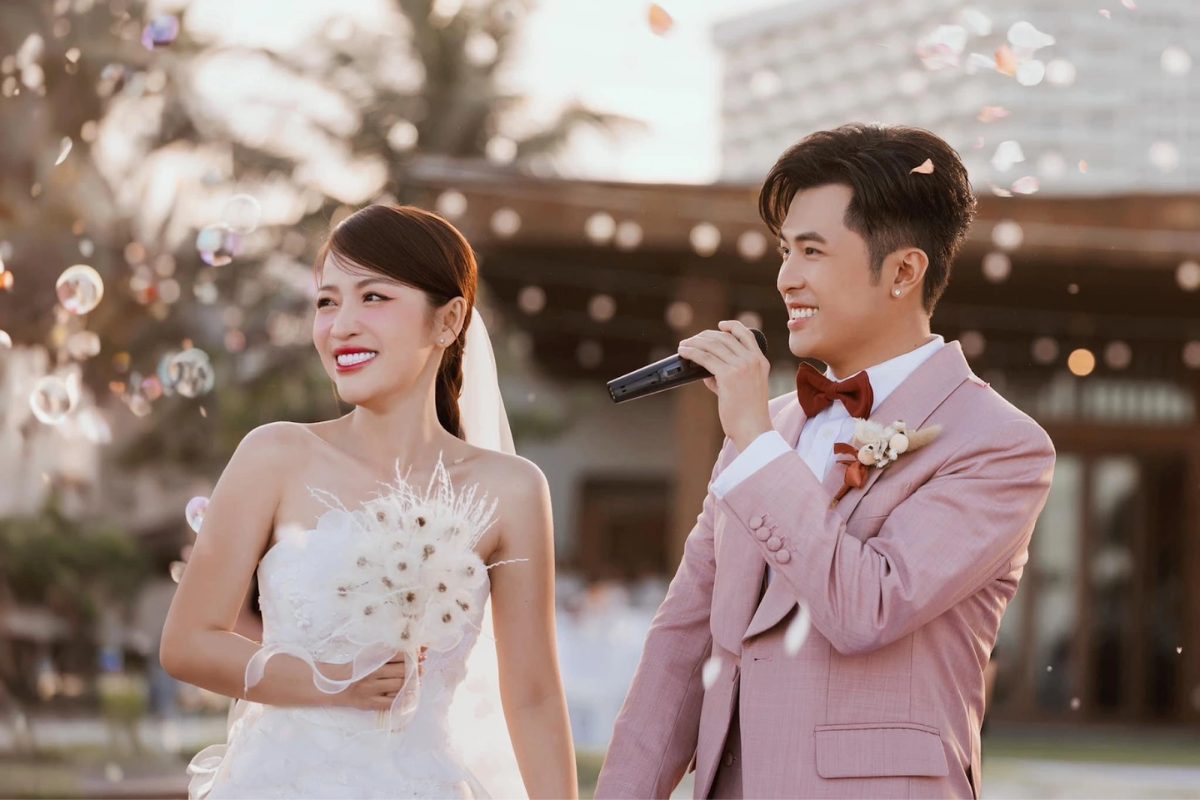Bó hoa bồ công anh trắng mỏng manh. (Ảnh: Sưu tầm)