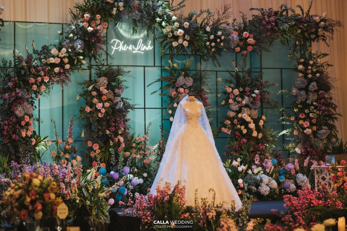 Tổ chức đám cưới phong cách whimsical /sparkling tại biển mang đến cảm giác vừa tự do, vừa sang trọng không thể quên. (Ảnh: Sưu tầm)