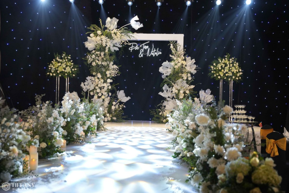 Đảm bảo ánh sáng phù hợp để làm nổi bật các chi tiết lấp lánh trong không gian. (Ảnh: TIFF.vn)