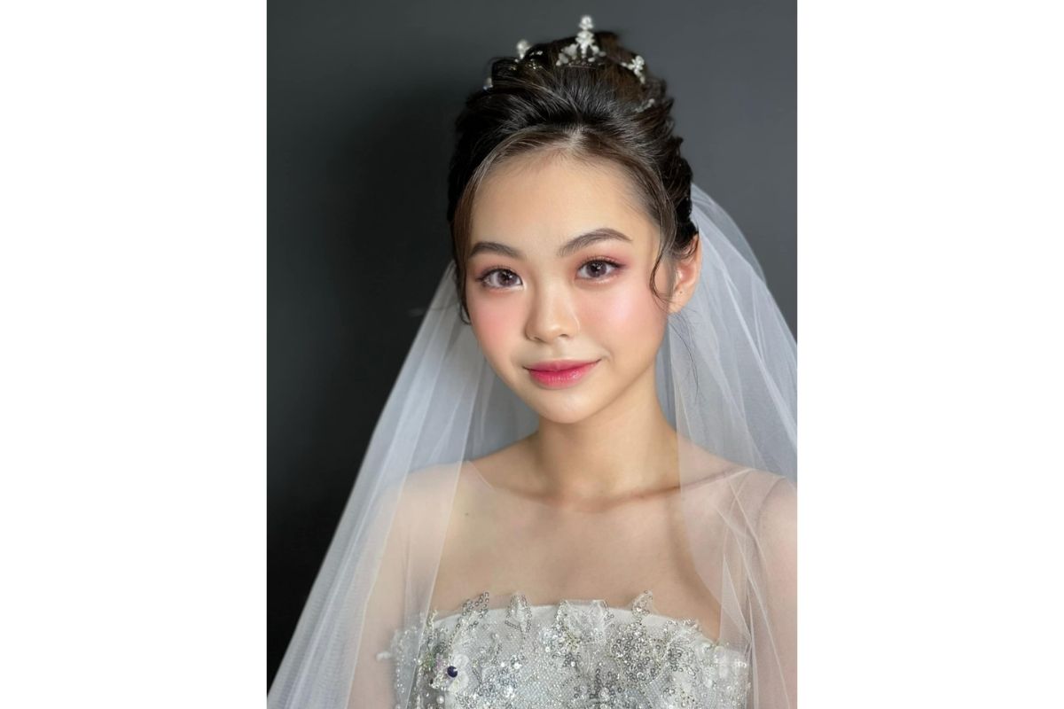Alice Beauty nổi bật với tóc cưới phá cách, tinh tế hợp váy hiện đại (Ảnh: Sưu tầm)