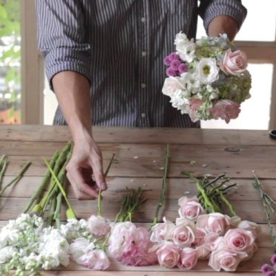 Hướng Dẫn Chi Tiết Cách Làm Hoa Cưới Bằng Ruy Băng Đẹp