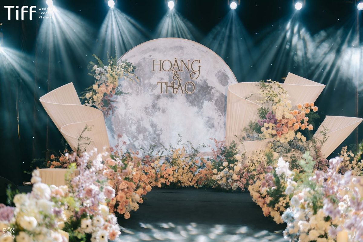Mẫu backdrop theo không gian tổ chức (Ảnh: TIFF.vn)
