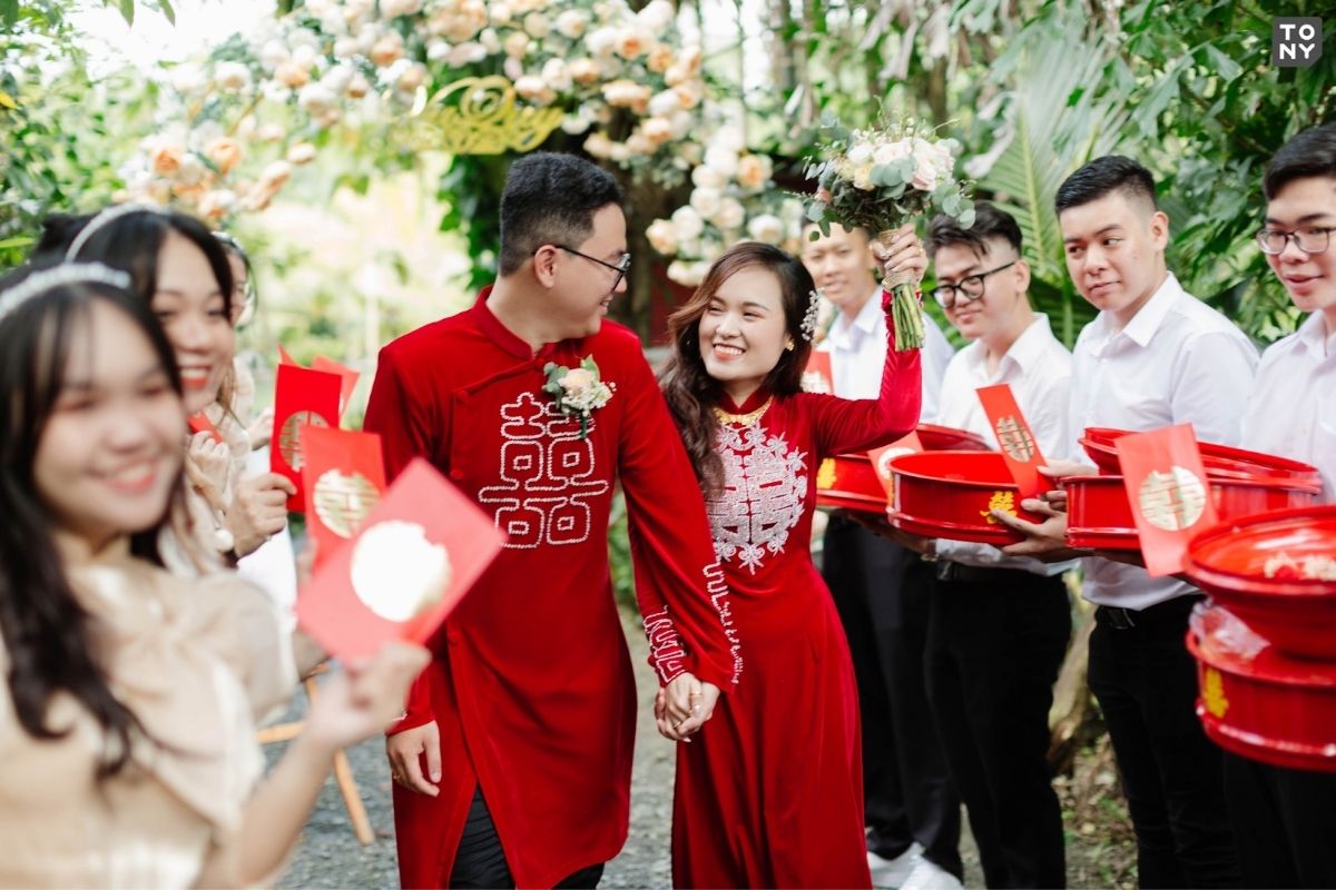 Chữ hỷ đỏ nổi bật giúp không gian cưới thêm phần ấm áp và hạnh phúc (Ảnh: Sưu tầm)