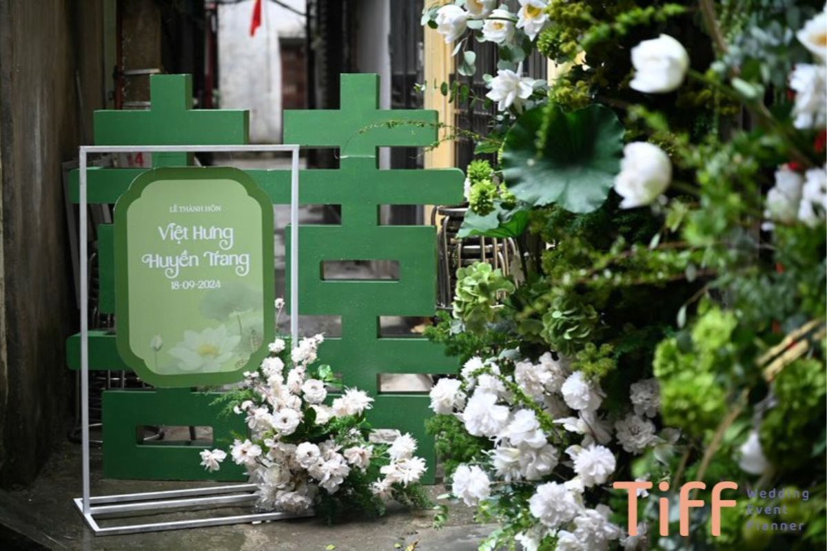 Dán chữ hỷ lên cửa ra vào như lời chào đón hỷ sự đến với gia đình (Ảnh: TIFF.vn)