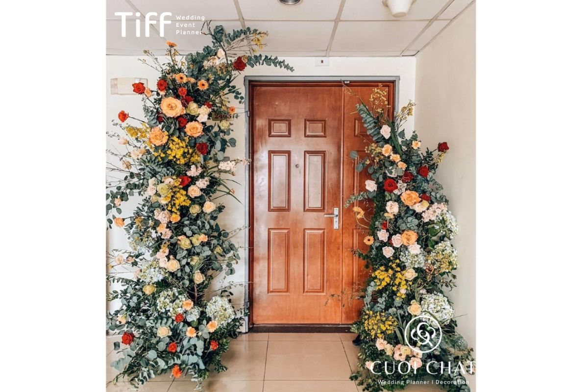 Mẫu cổng hoa giá rẻ nhưng vẫn đảm bảo sự chỉn chu, tinh tế (Ảnh: TIFF)