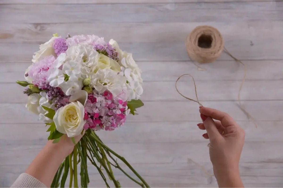 Tự làm hoa cưới vừa tiết kiệm vừa ý nghĩa (Ảnh: Sưu tầm)