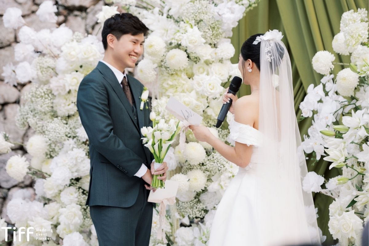 Chọn hoa cưới phù hợp (Ảnh: Tiff.vn)