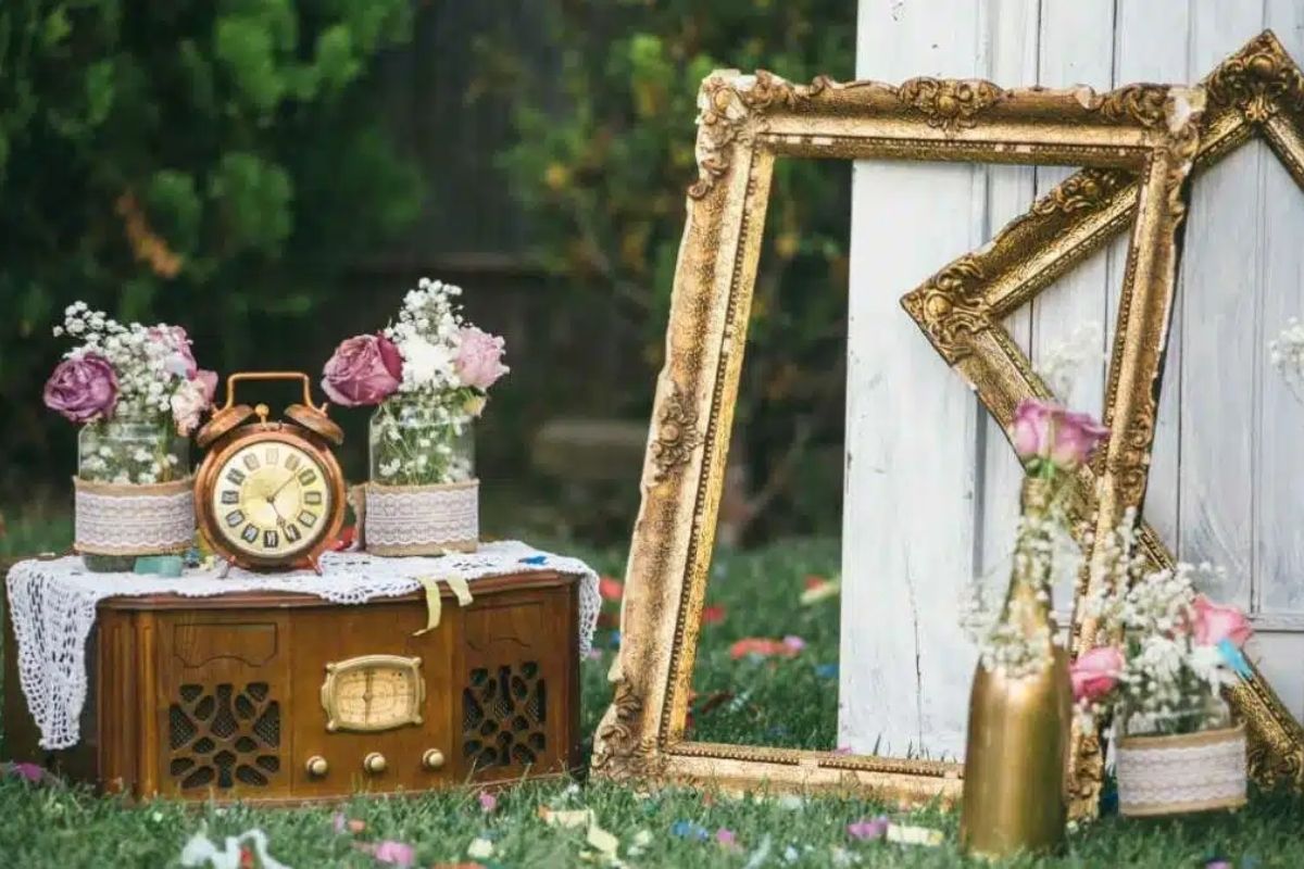 Đám cưới phong cách retro là phong cách tiệc cưới lấy cảm hứng từ những thập niên cũ (Ảnh: Sưu tầm)