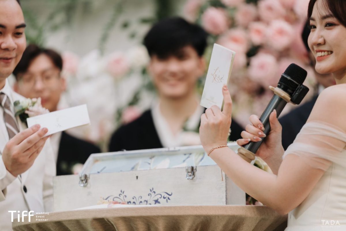 Chuẩn bị quà tặng khách mời kỹ càng sẽ góp phần làm cho đám cưới của bạn trở nên trọn vẹn và để lại ấn tượng tốt đẹp. (Ảnh: TIFF.vn)