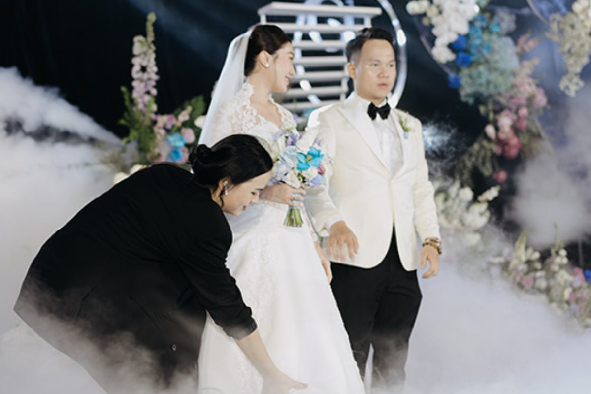 Chọn dịch vụ trang trí sân khấu đám cưới chuyên nghiệp giúp bạn có một không gian tiệc cưới hoàn hảo, ấn tượng.(Ảnh: TIFF.vn)