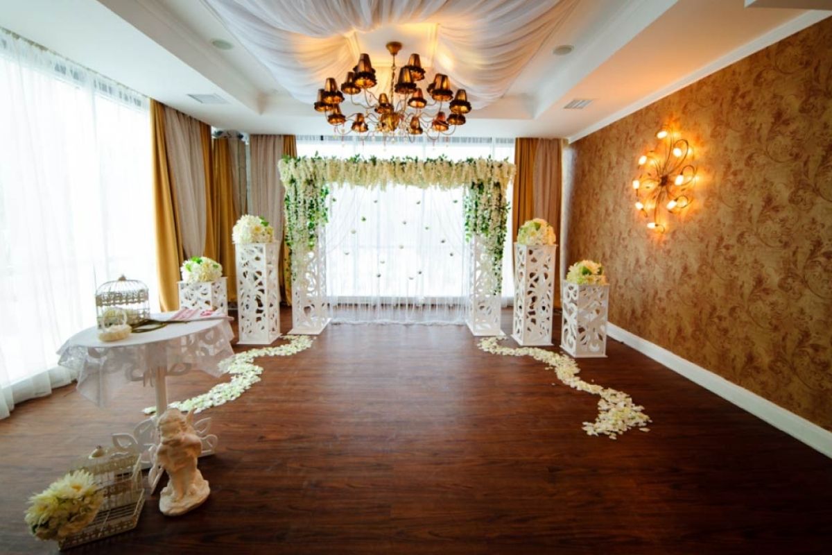 Đánh giá kích thước không gian cưới cẩn thận (Ảnh: Sưu tầm)