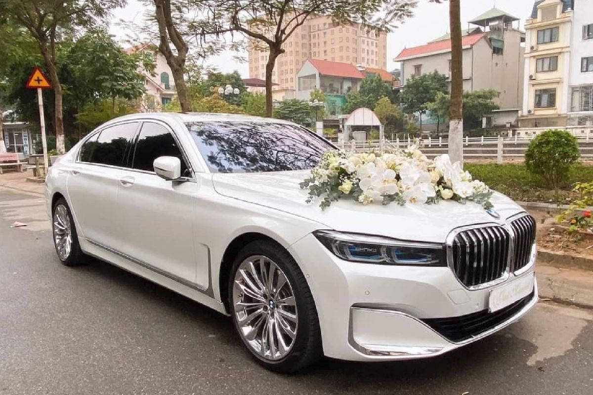 Dòng xe đời mới hay cũ ảnh hưởng đến chi phí thuê xe cưới (Ảnh: Sưu tầm)