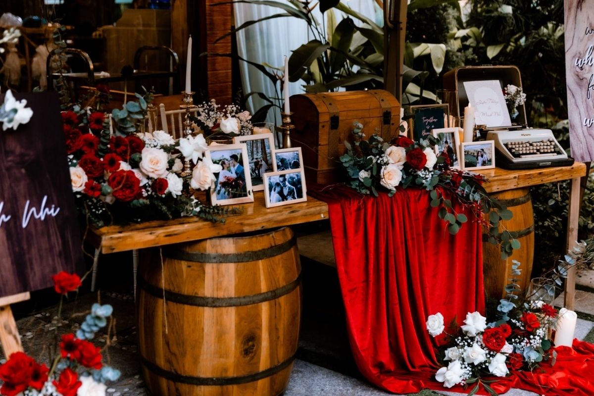 Họa tiết và kiểu dáng decor mang đậm dấu ấn thời gian (Ảnh: Sưu tầm)