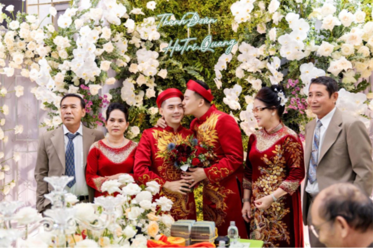 Cặp đôi đồng giới trong lễ cưới hạnh phúc. (Ảnh: Sưu tầm)