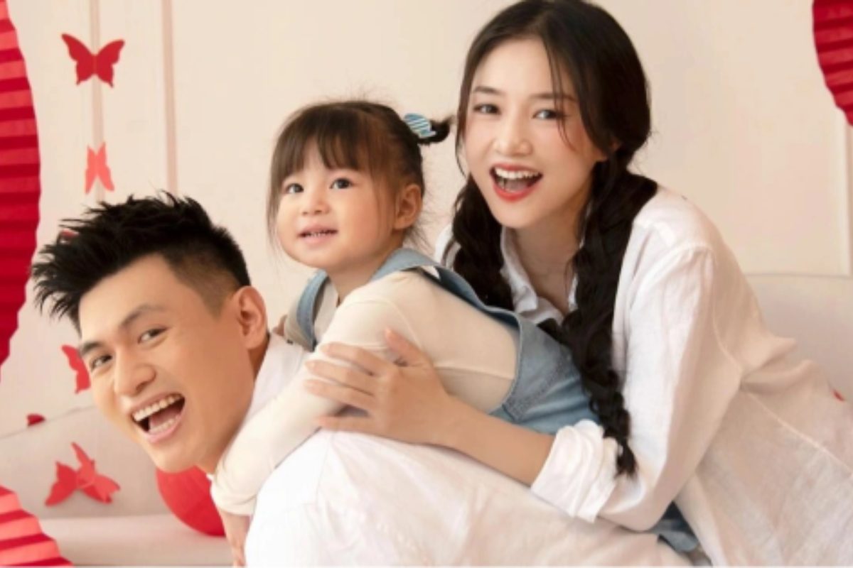 Tình yêu chuyển hóa thành sự đồng hành tự nhiên. (Ảnh: Sưu tầm)
