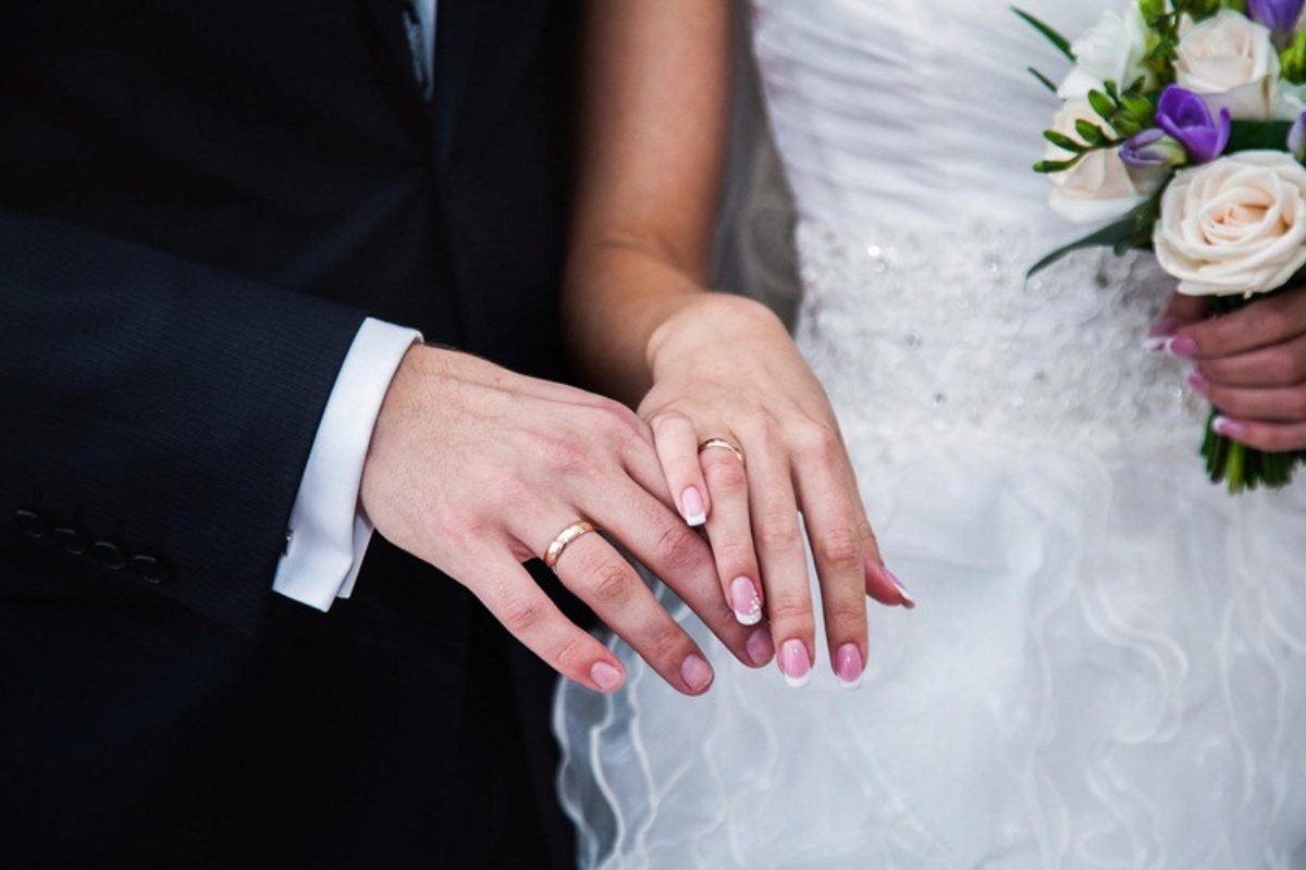 Cùng nhau bàn bạc để giải quyết mâu thuẫn trong hôn nhân. (Ảnh: Sưu tầm)