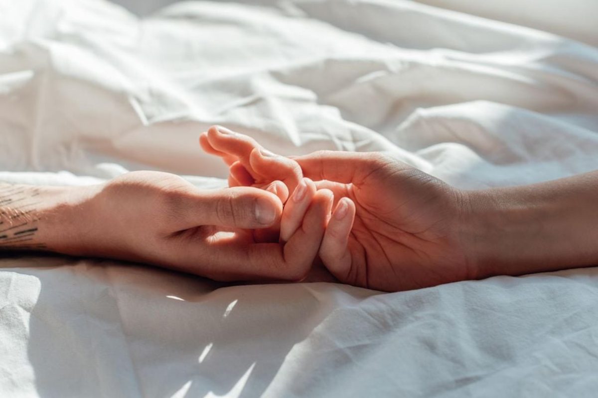 Hâm nóng tình cảm sau đêm động phòng (Ảnh: sưu tầm)