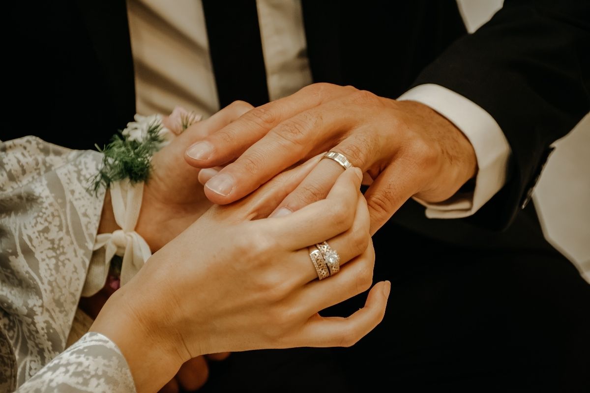 Hôn nhân được công nhận, bảo hộ bởi luật và xã hội (Ảnh: Sưu tầm)
