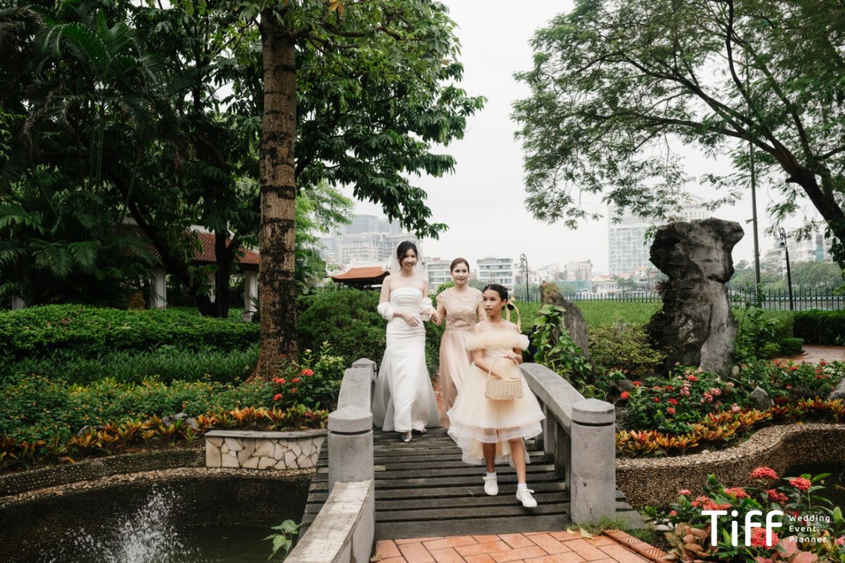 Lễ cưới là khoảnh khắc cảm xúc của hai bên gia đình (Ảnh: TIFF)