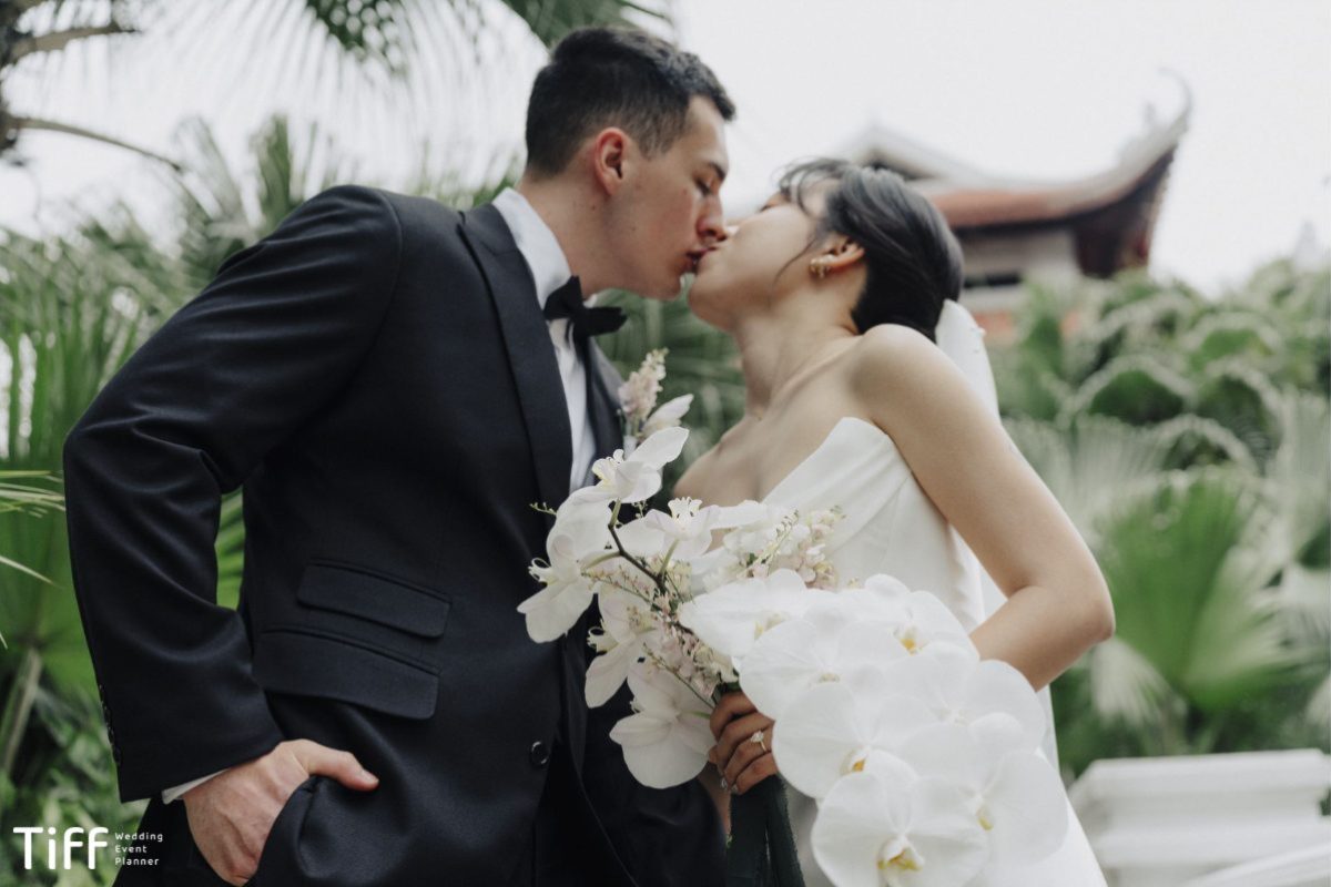 Người yêu đến ra mắt nên ăn mặc tinh tế và lắng nghe chia sẻ từ đồng nghiệp. (Ảnh: TIFF.vn)