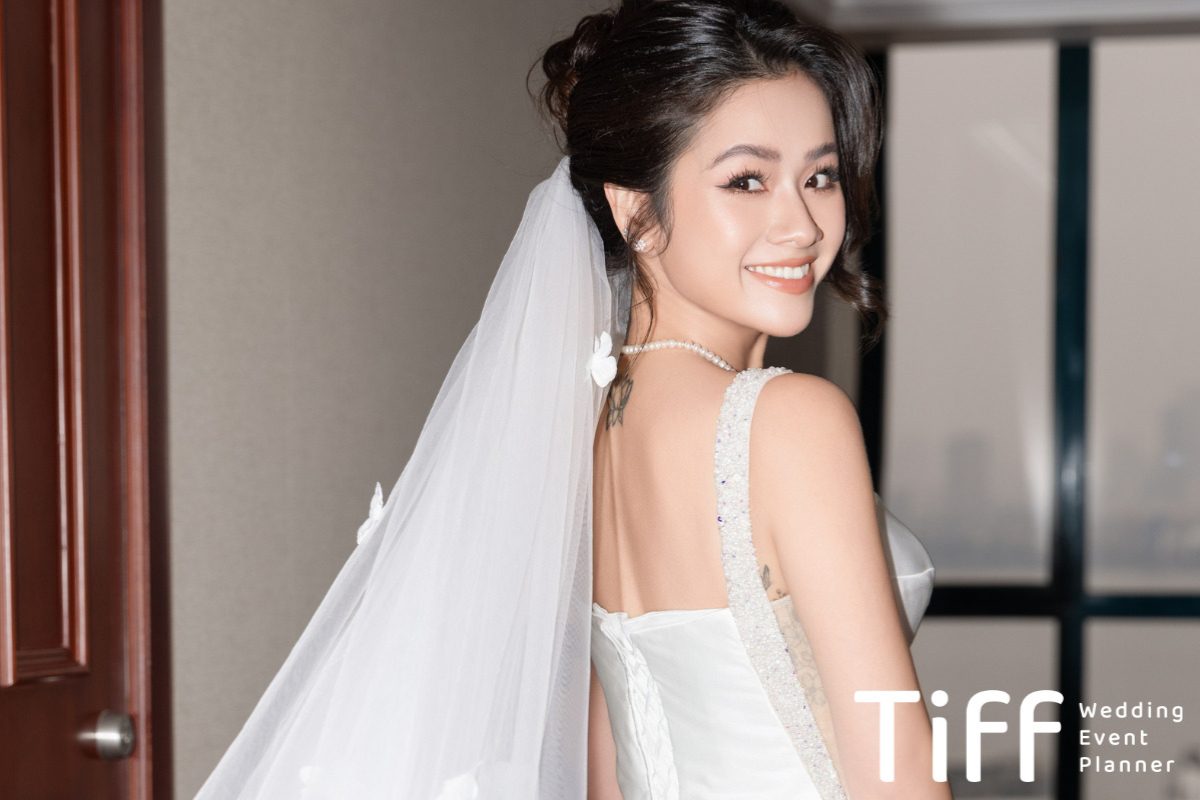 Thói quen sinh hoạt và chế độ ăn uống cũng đóng vai trò vô cùng quan trọng trong việc cải thiện làn da trước ngày cưới. (Ảnh: TIFF.vn) 