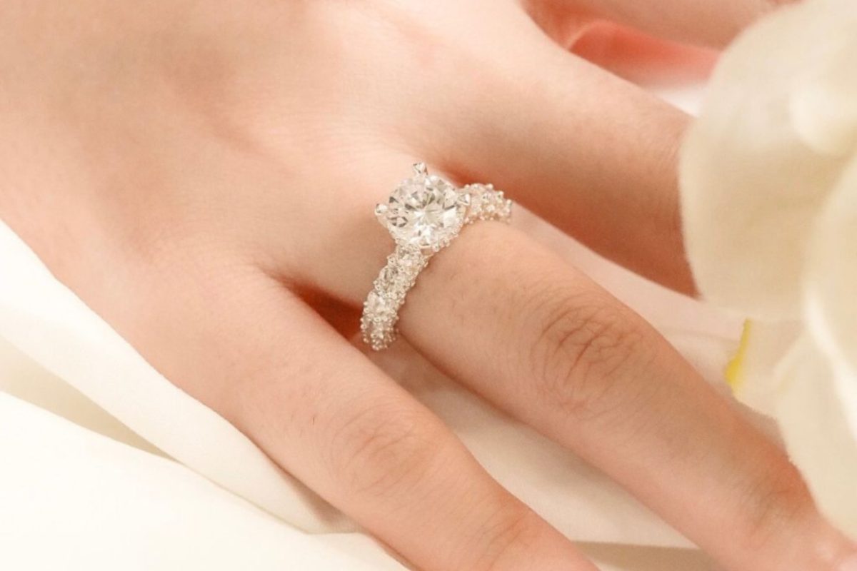 Mỗi yếu tố như ngân sách, phong cách và thiết kế đều ảnh hưởng đến lựa chọn kích thước kim cương. (Ảnh: Sưu tầm)