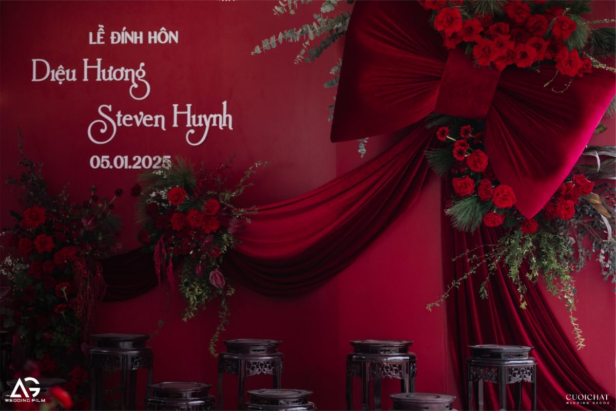 Backdrop đỏ burgundy. (Ảnh: TIFF.vn)