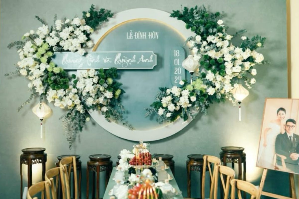 Tiệc cưới ngoài trời với tone xanh lá và pastel dịu nhẹ. (Ảnh: Sưu tầm)