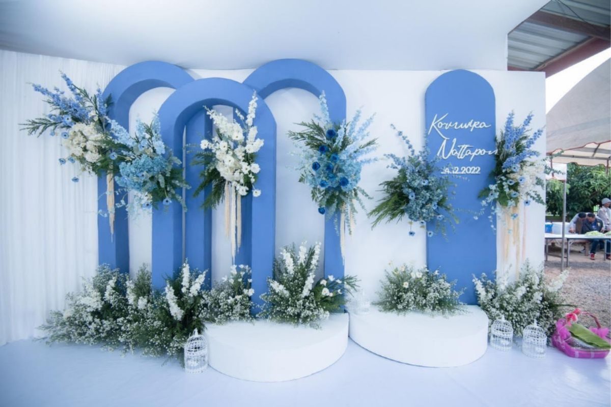 Backdrop cưới kết xanh lá và navy. (Ảnh: Sưu tầm)
