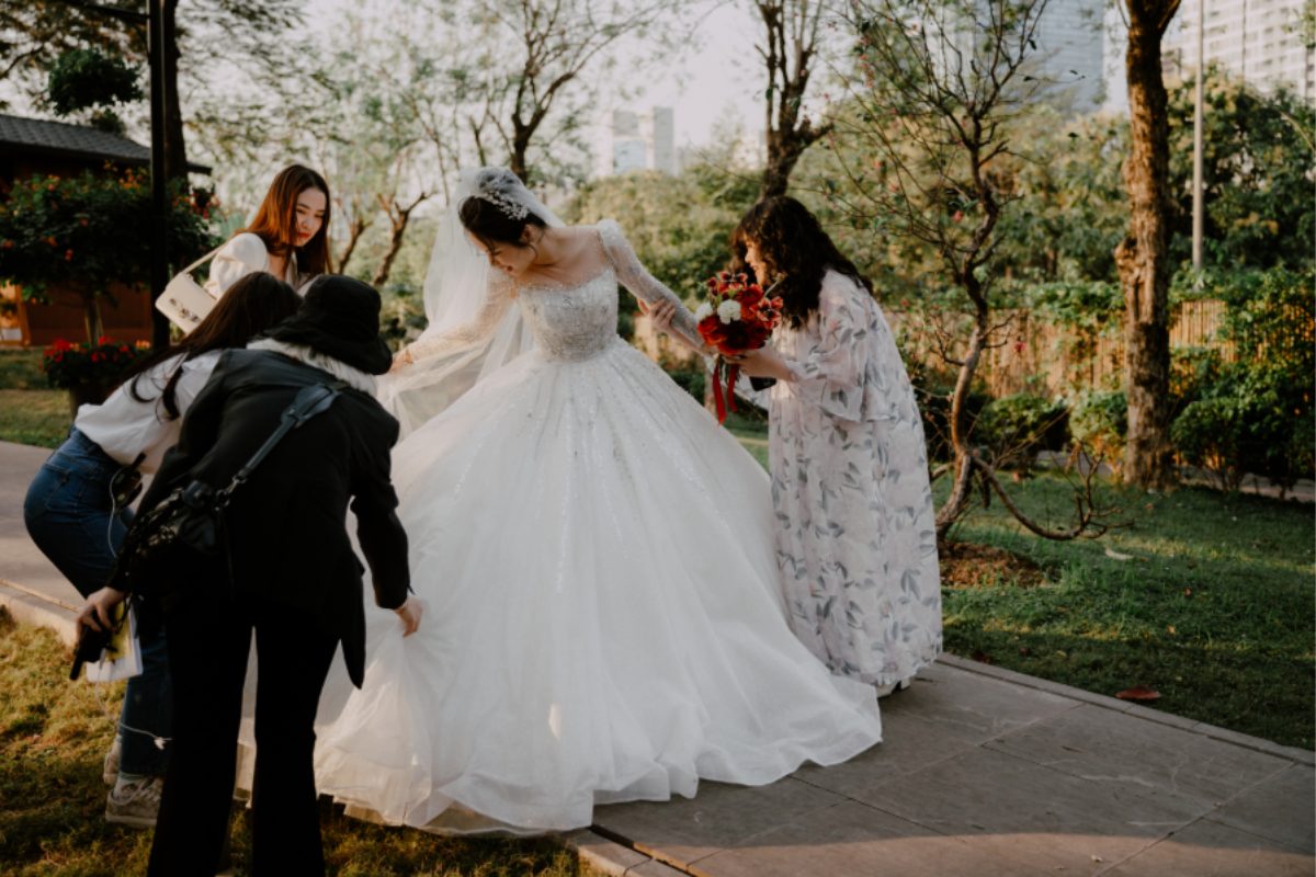 Wedding Planner thu dọn, hoàn tất hậu cần và bàn giao hình ảnh sau tiệc cưới. (Ảnh: TIFF.vn) 