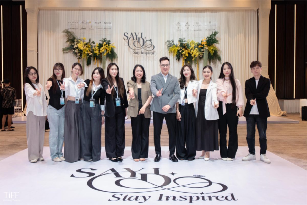 Wedding Coordinator hỗ trợ wrap-up và giám sát thu dọn sau tiệc cưới. (Ảnh: TIFF.vn) 