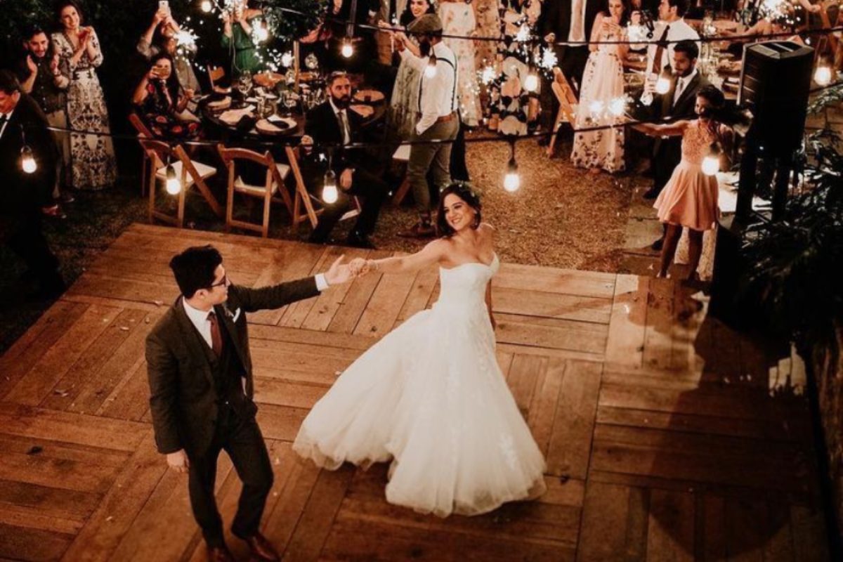 First Dance phong cách ballroom cổ điển sang trọng. (Ảnh: Sưu tầm)