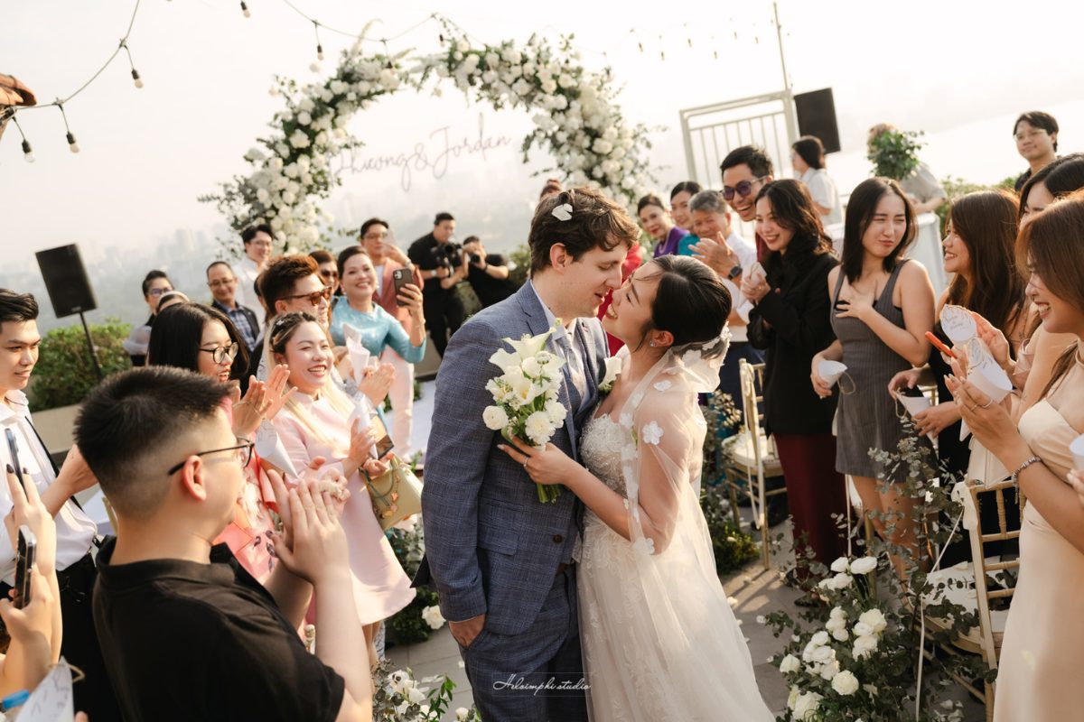 Đám cưới tinh tế, nhẹ nhàng phong cách Voan Wedding. (Ảnh: Sưu tầm)