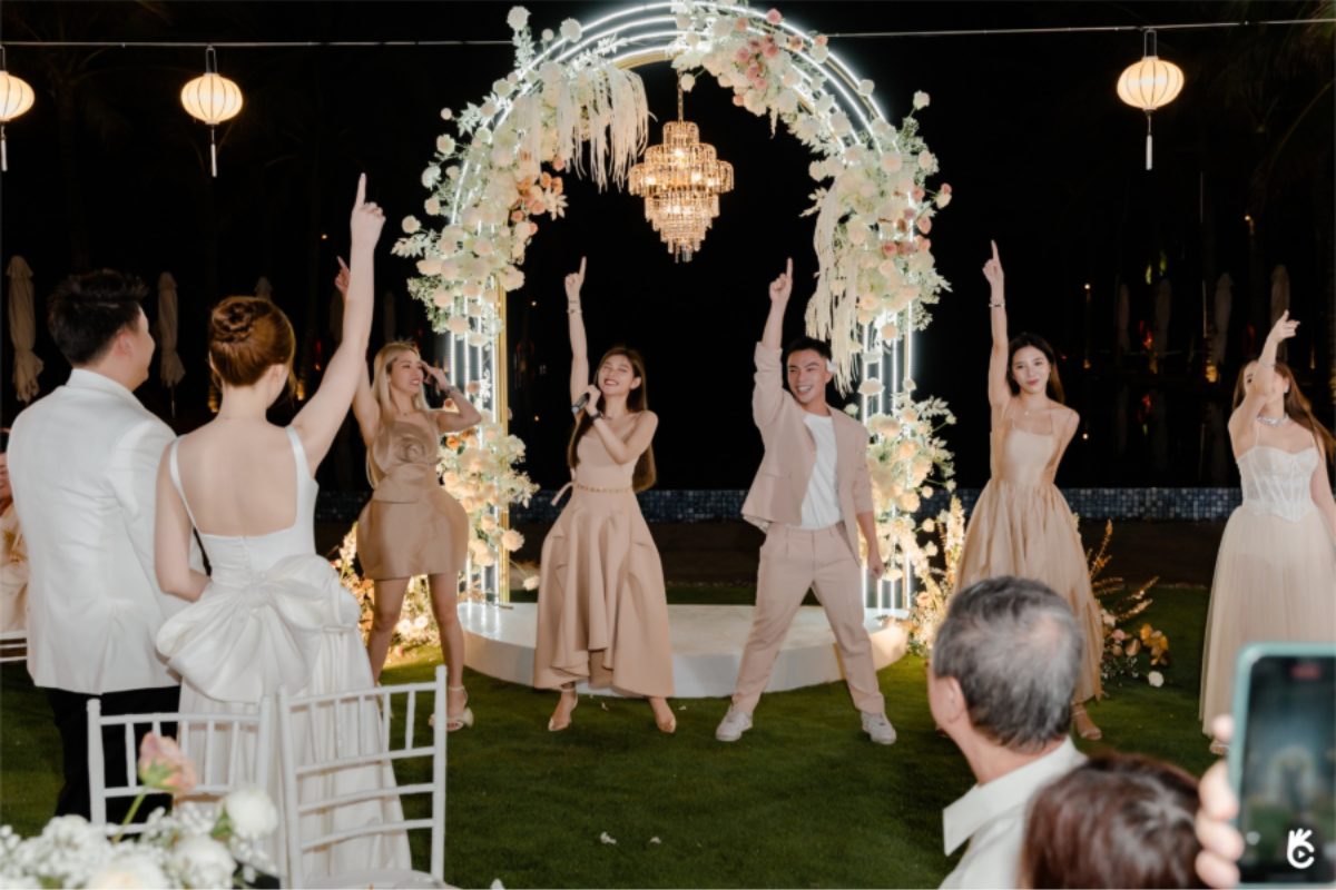  Không gian tiệc cưới được decor tinh tế bởi Chino Wedding & Events (Ảnh: Sưu tầm) 