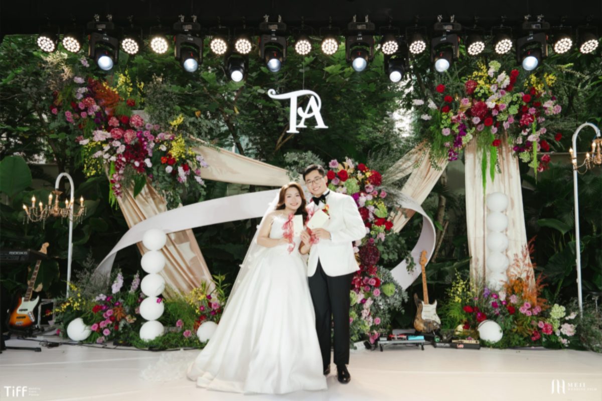 Cô dâu chú rể nên luyện tập đọc wedding vow trước ngày cưới. (Ảnh: TIFF.vn)