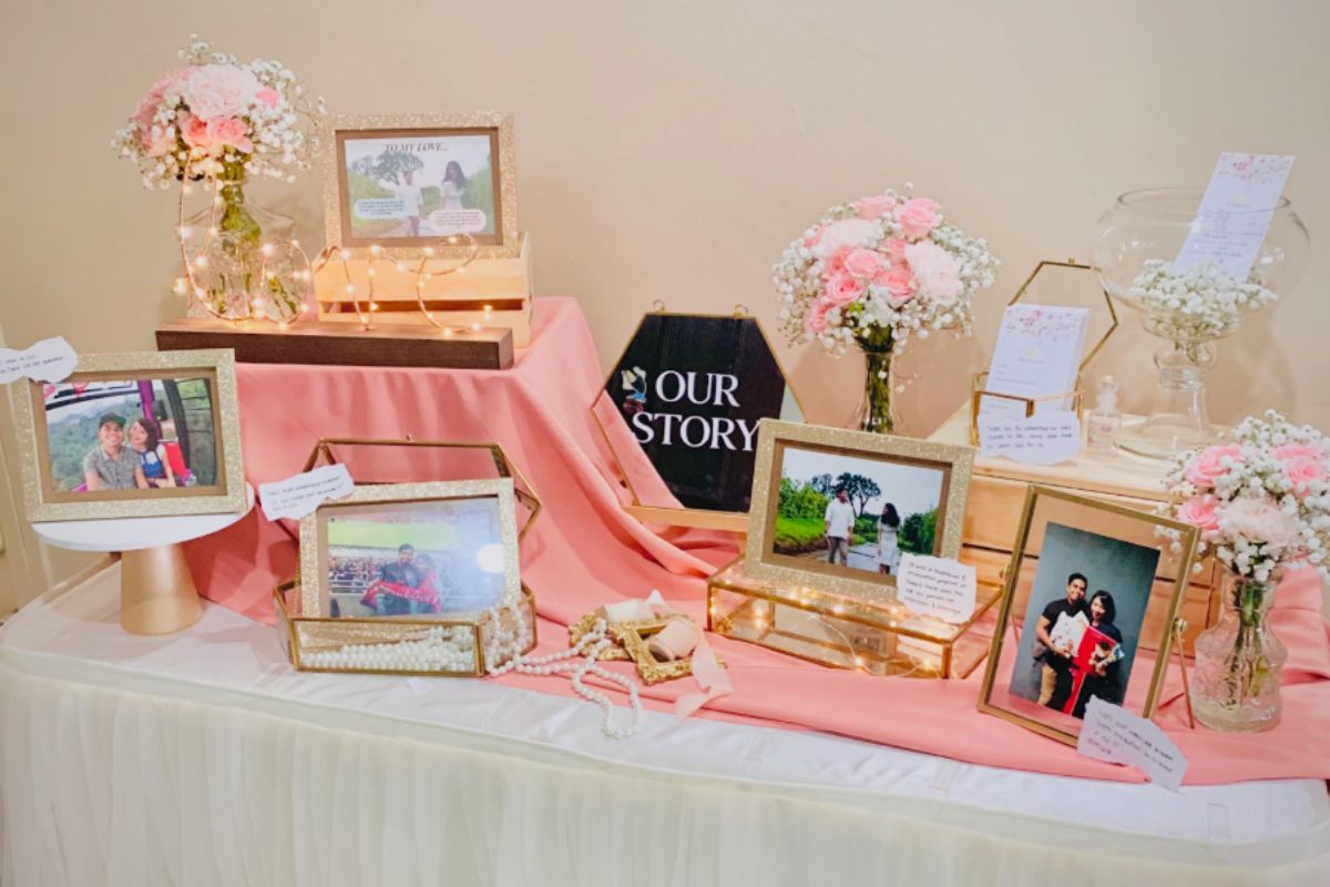 Bàn gallery trưng bày ảnh kỷ niệm (Ảnh: Sưu tầm)