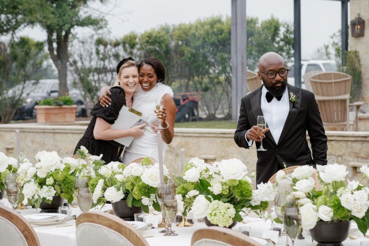 Có Wedding Coordinator chuyên nghiệp đồng hành để ngày cưới diễn ra trọn vẹn mượt mà (Ảnh: Sưu tầm) 