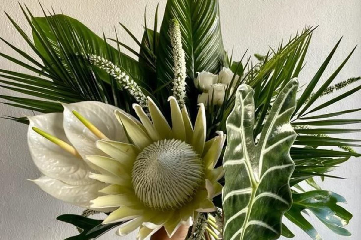 Hoa cưới độc đáo cùng lá Monstera, Palm ấn tượng (Ảnh: Sưu tầm)
