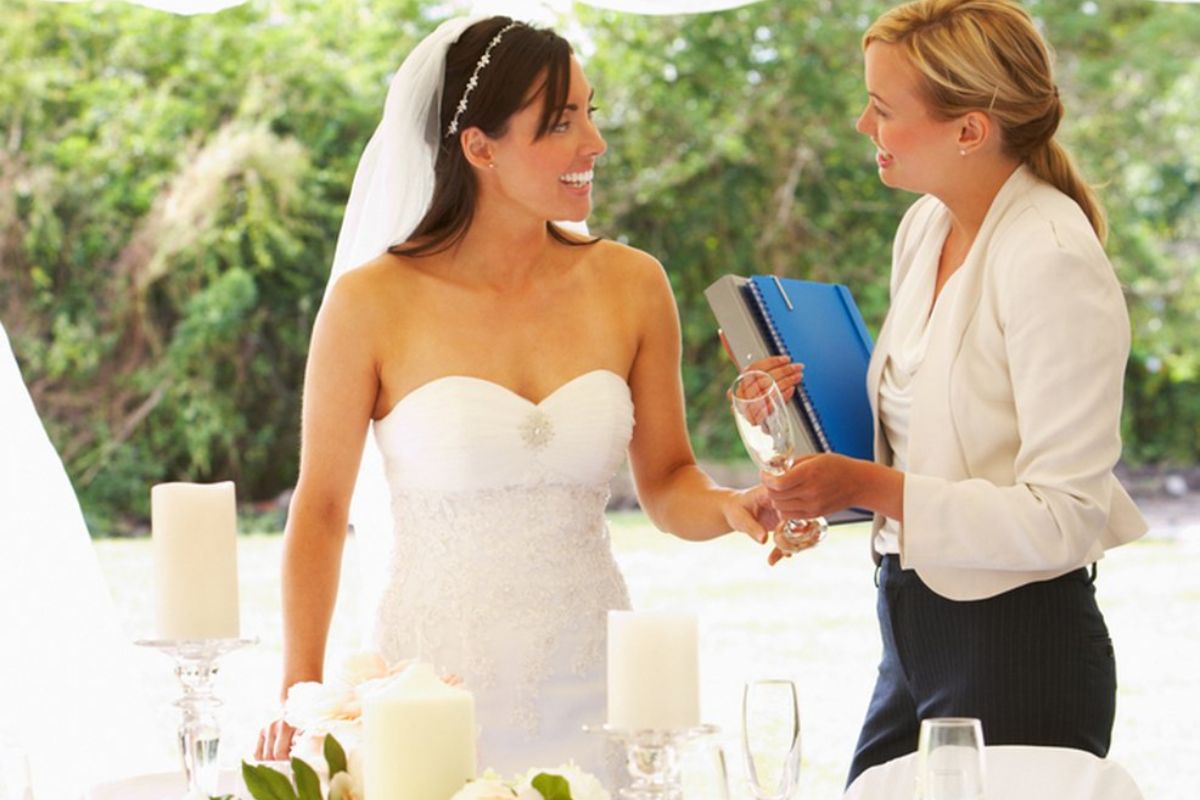 Ngay khi được thuê Wedding Coordinator sẽ tiếp nhận toàn bộ thông tin kế hoạch cưới (Ảnh: Sưu tầm) 