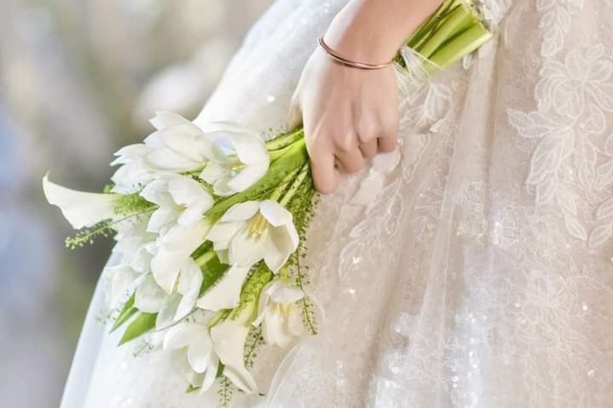 Wedding Planner sẽ giúp đảm bảo hoa tươi trong ngày cưới (Ảnh: Sưu tầm)