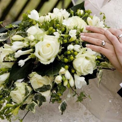 loại hoa cưới phổ biến 