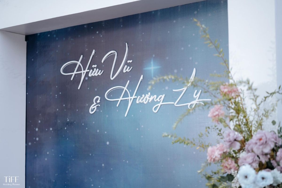 Photobooth giúp khách mời có không gian riêng để lưu giữ kỷ niệm cùng cặp đôi. (ẢNH: TIFF.vn)