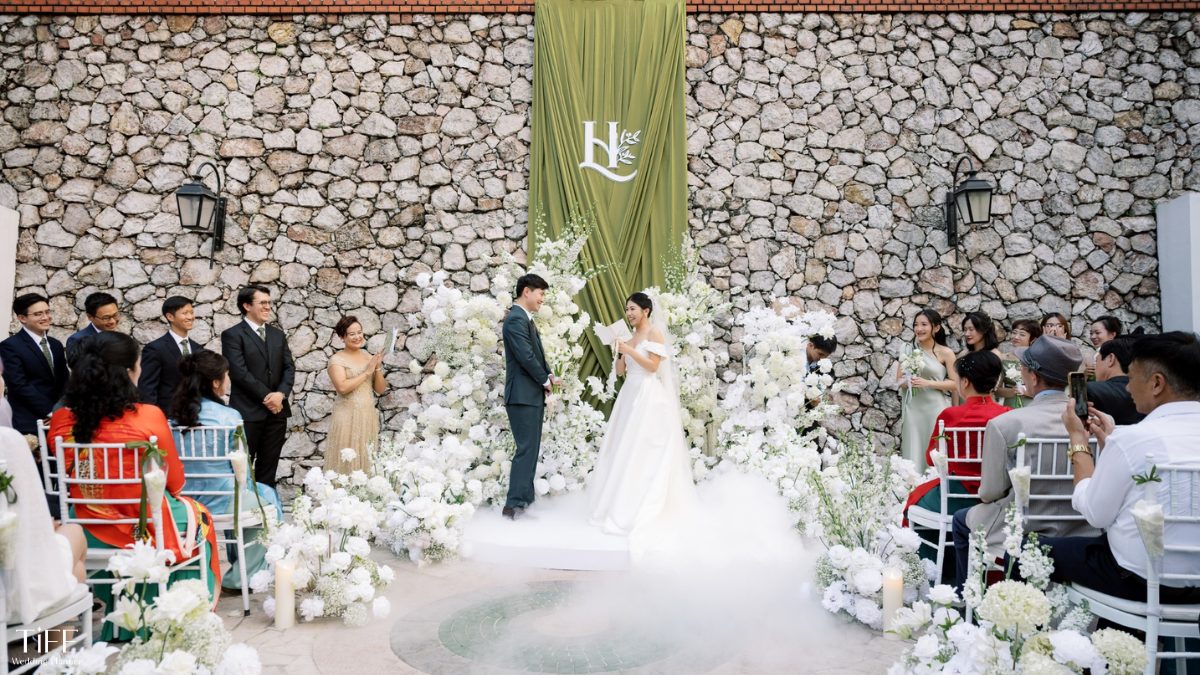 Thay vì nói chung chung, hãy kể ra những điều thật cụ thể mà bạn trân trọng ở người ấy. (Ảnh:TIF.vn)