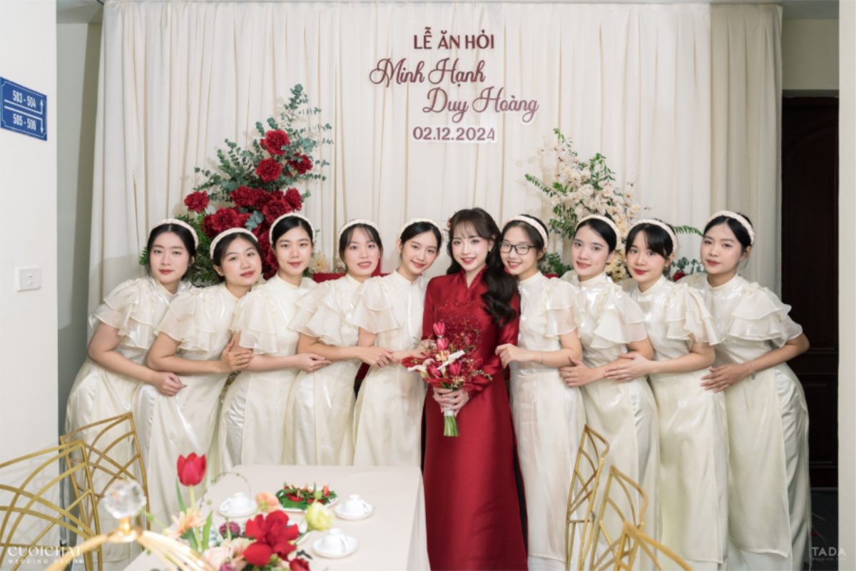 Không gian đỏ – trắng mang đến cảm giác thiêng liêng và ngập tràn yêu thương (Ảnh: TIFF.vn)