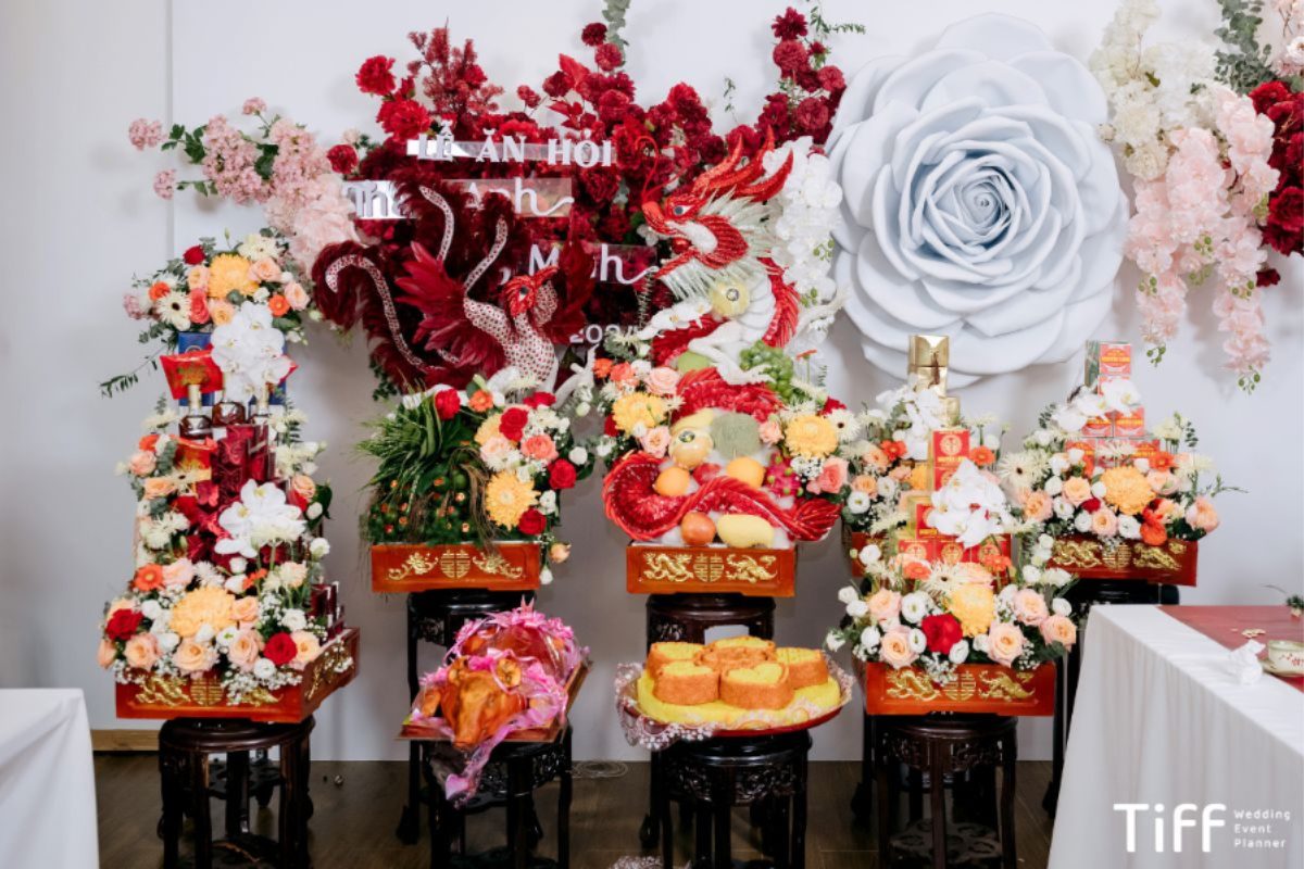 Trang trí tráp ăn hỏi 9 tráp tinh tế, tượng trưng cho may mắn và phúc lộc (Ảnh: TIFF.vn)